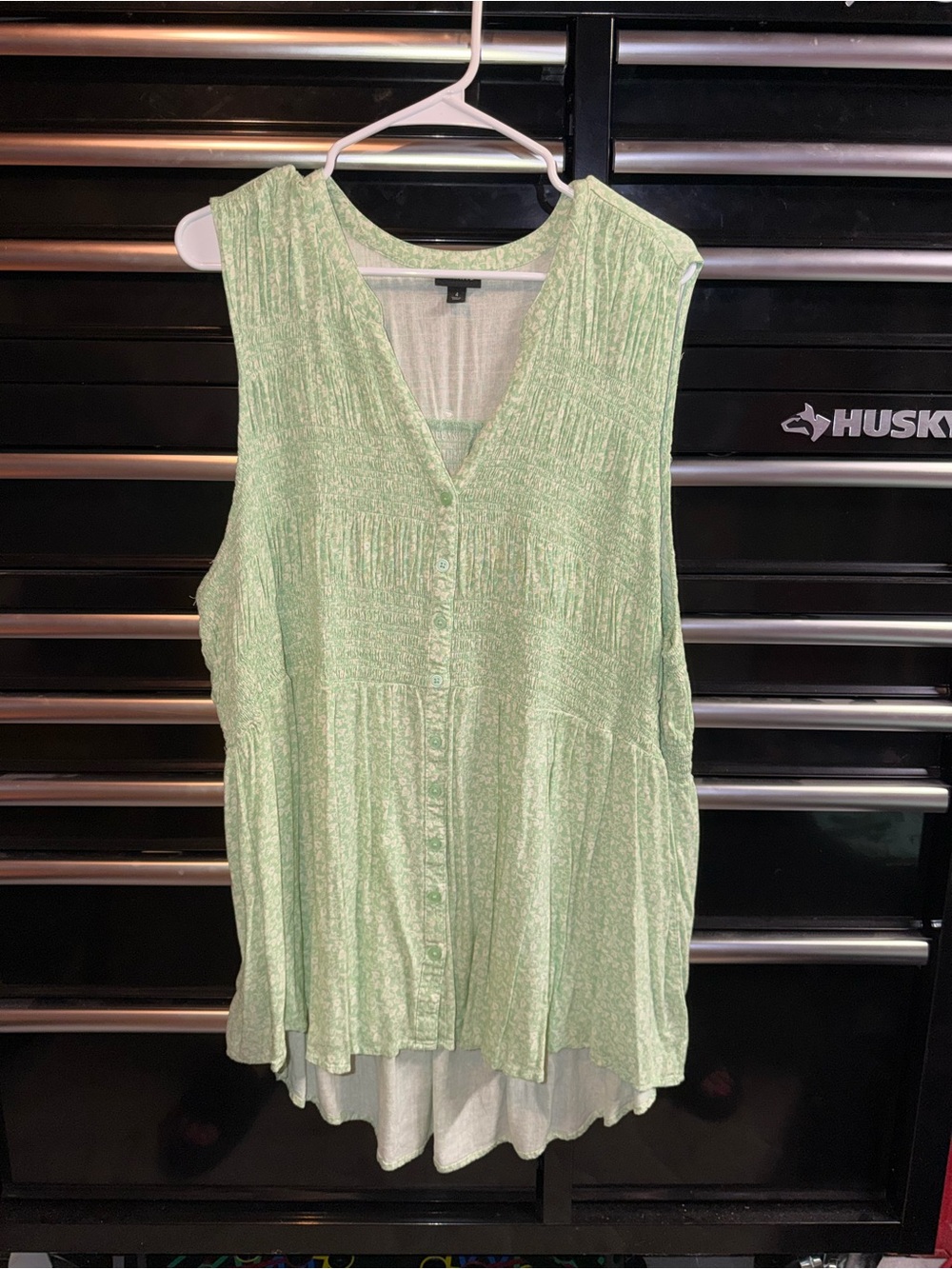 torrid Mint Green Sleeveless Button-Front V-Neck Blouse